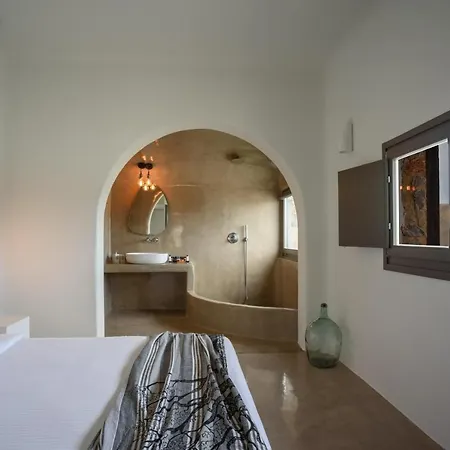 Beltramo Santorini 2 Bedroom Private Pool