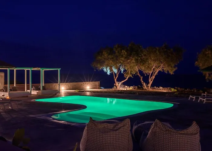 Beltramo Santorini 2 Bedroom Private Pool * Foinikiá