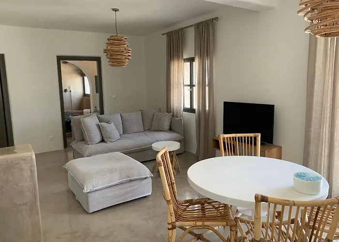 Villa Beltramo Santorini 2 Bedroom Private Pool *