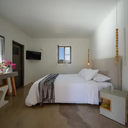 Вилла Beltramo Santorini 2 Bedroom Private Pool